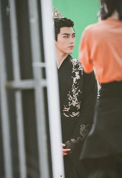 罗云熙皓衣行最新爆料,神秘剧情引期待，古装美男再展风采